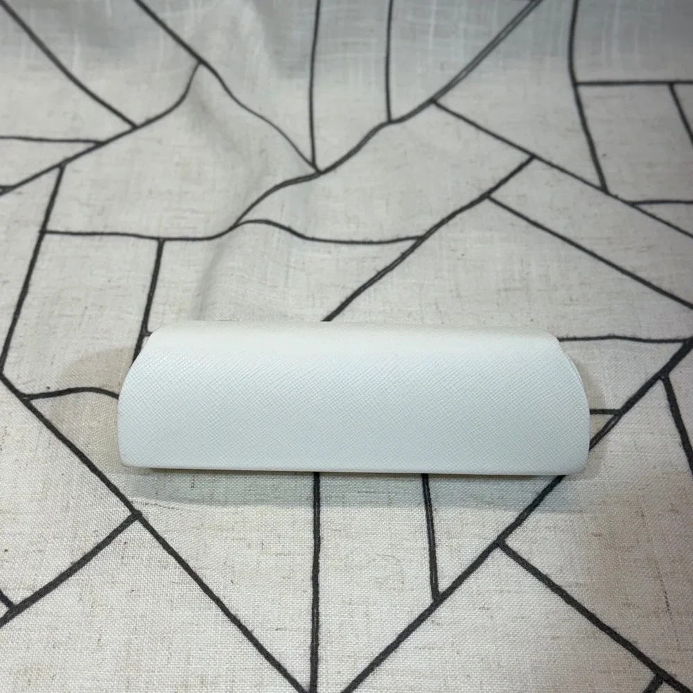 Michael Kors Sunglasses Case OS White Saffiano Hard‎ Shell Snap Closure
